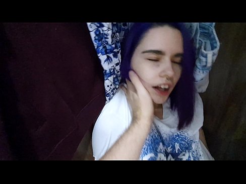❤️ Нашел сестренку в шкафу и помог кончить ❤️❌ Красивое порно у нас